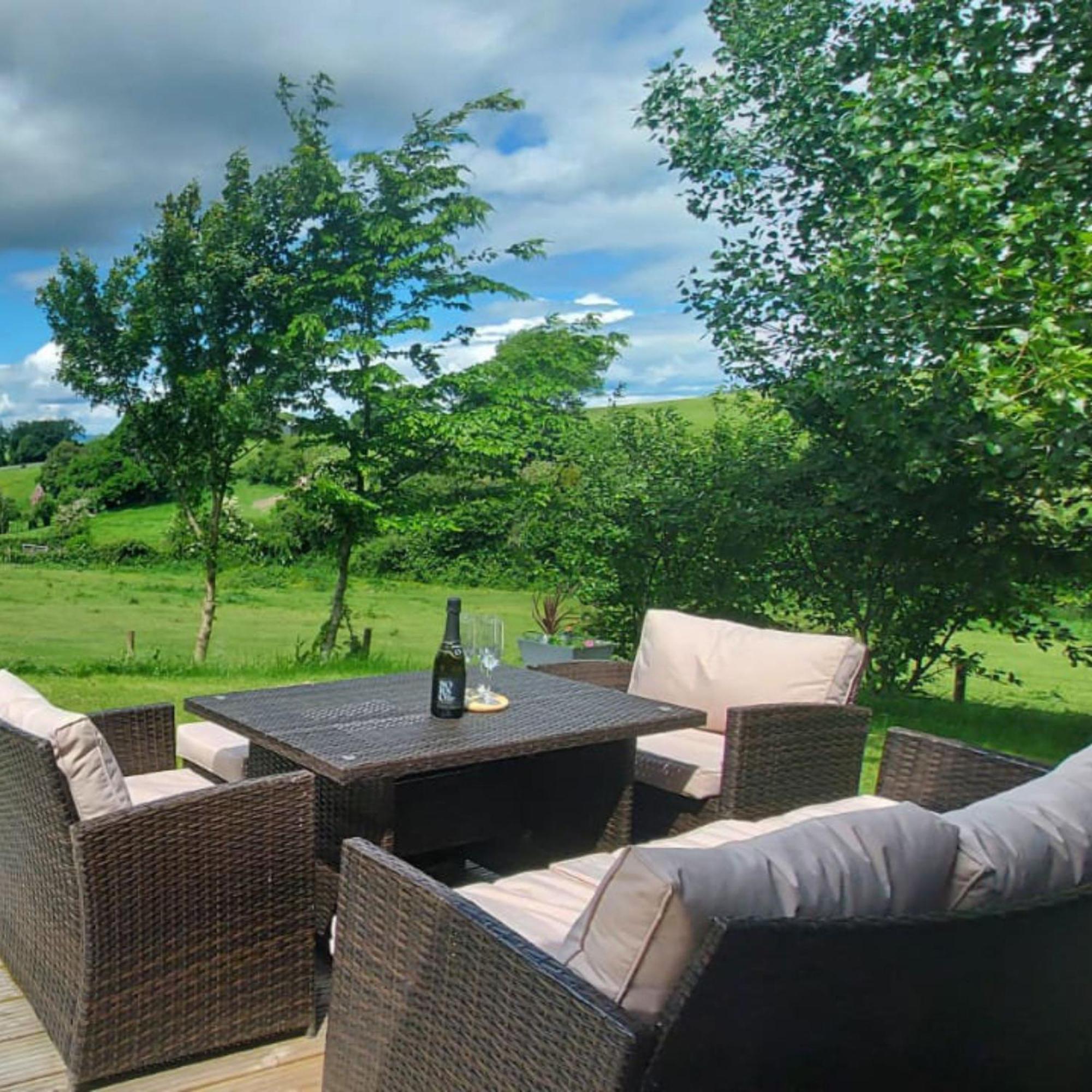 Caplor Glamping & Lodges Hereford Exterior photo